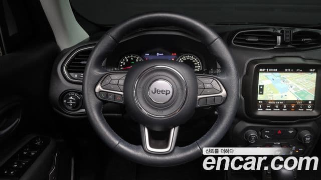 Jeep Renegade 2021 — Photo 3/32