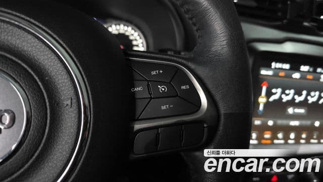 Jeep Renegade 2021 — Photo 24/32