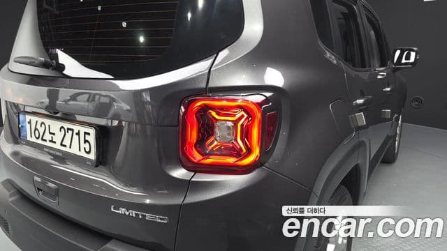 Jeep Renegade 2021 — Photo 4/32