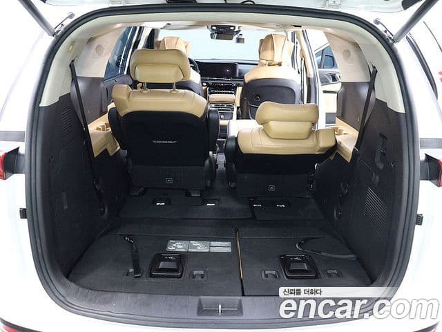 Kia Carnival 2021 — фото 4 из 20