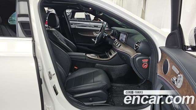 Mercedes-Benz E-Class 2020 — Şəkil 11/20