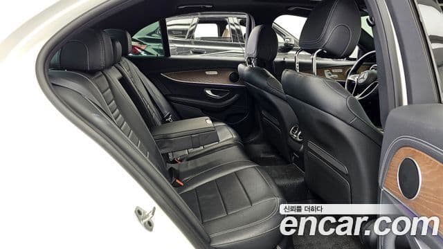 Mercedes-Benz E-Class 2020 — Şəkil 12/20