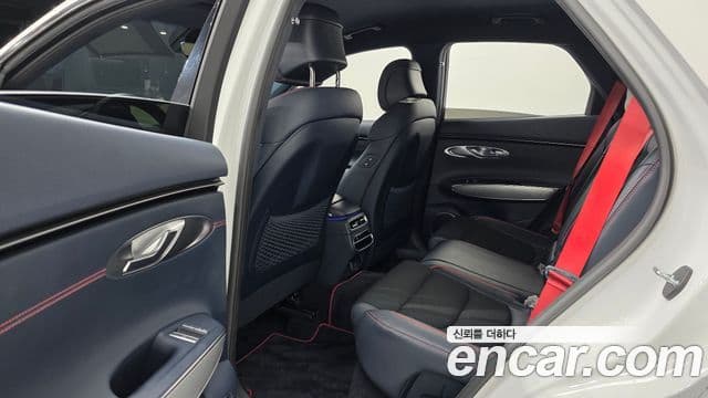 Genesis GV70 2022 — ფოტო 12/20