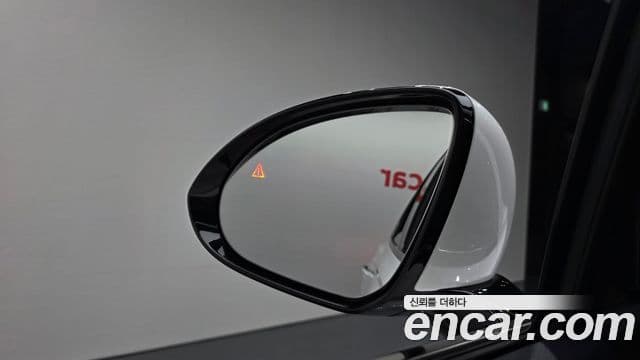 Genesis GV70 2022 — ფოტო 13/20
