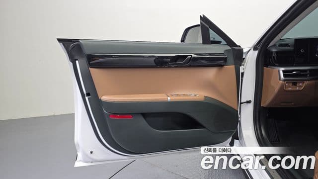 Hyundai Grandeur Hybrid 2023 — Photo 18/30