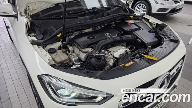 Mercedes-Benz GLA-Class 2021 — Фото 5/20