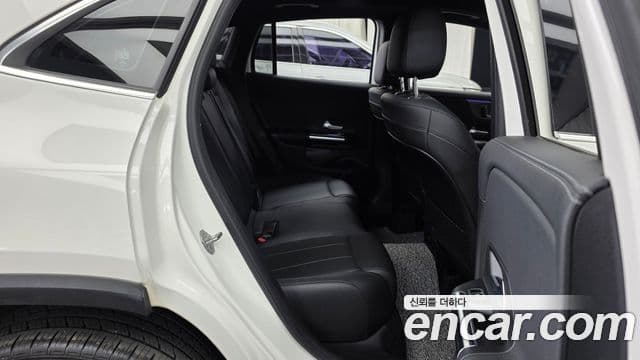 Mercedes-Benz GLA-Class 2021 — Фото 11/20