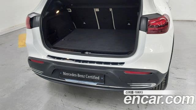 Mercedes-Benz EQA 2025 — ფოტო 8/20