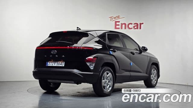 Hyundai Kona 2023 — ფოტო 2/20
