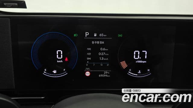 Hyundai Kona 2023 — ფოტო 8/20