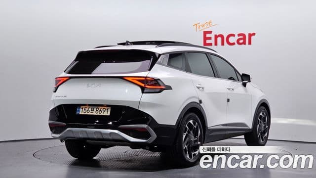 Kia Sportage 2021 — ფოტო 2/20