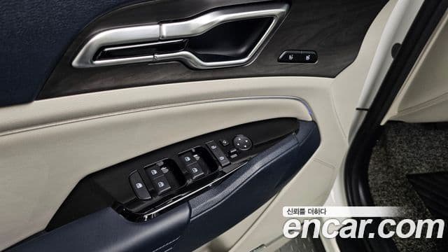 Kia Sportage 2021 — ფოტო 18/20