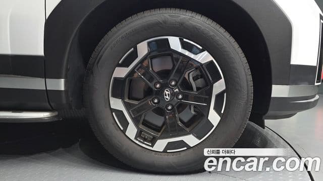 Hyundai Santa Fe 2023 — ფოტო 5/20