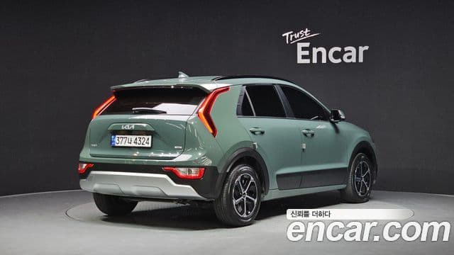 Kia Niro 2022 — ფოტო 2/20