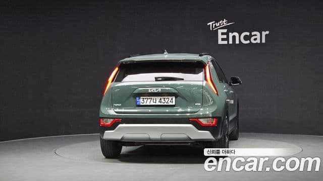 Kia Niro 2022 — ფოტო 4/20