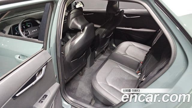 Kia Niro 2022 — ფოტო 11/20