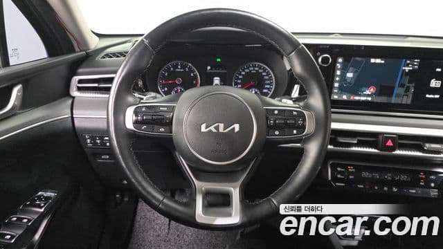 Kia K5 2023 — Şəkil 13/20