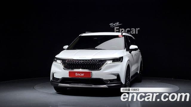 Kia Carnival 2023 — ფოტო 3/20