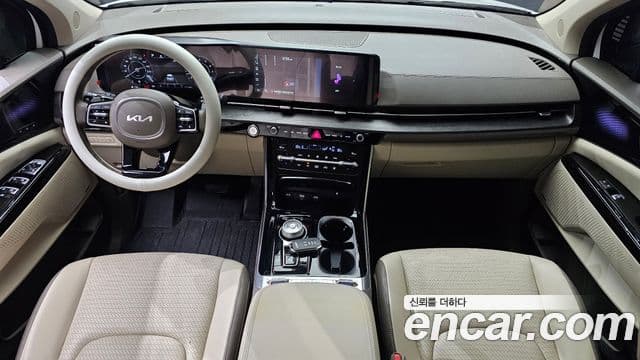 Kia Carnival 2023 — ფოტო 7/20