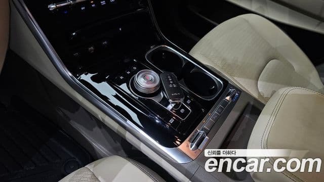Kia Carnival 2023 — ფოტო 9/20