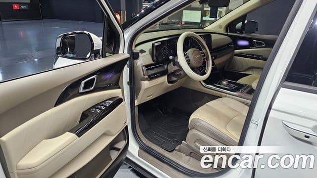 Kia Carnival 2023 — ფოტო 10/20