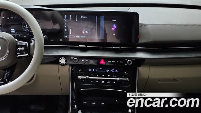Kia Carnival 2023 — ფოტო 14/20