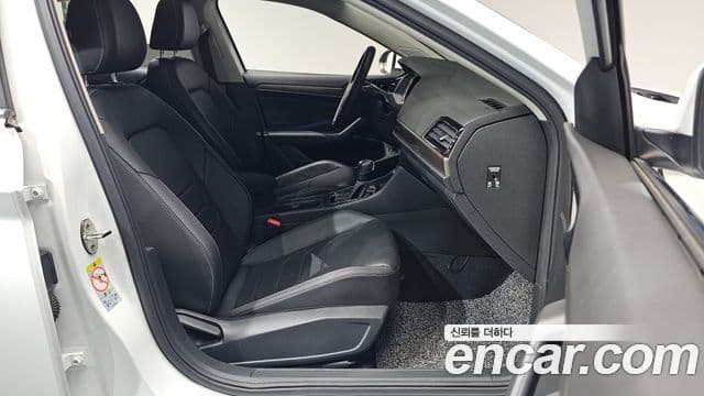 Volkswagen Jetta 2021 — Şəkil 27/36