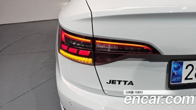 Volkswagen Jetta 2021 — Şəkil 9/36
