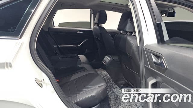 Volkswagen Jetta 2021 — Şəkil 23/36
