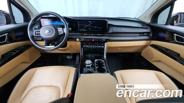 Kia Carnival 2021 — фото 7 из 20