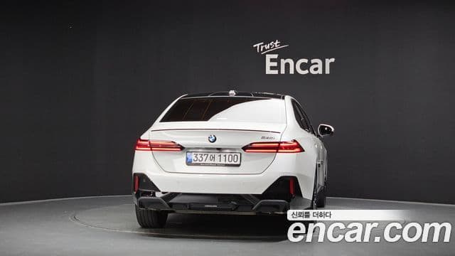 BMW 5 Series 2025 — Photo 25/37