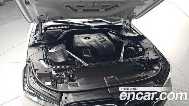 BMW 5 Series 2025 — Photo 16/37