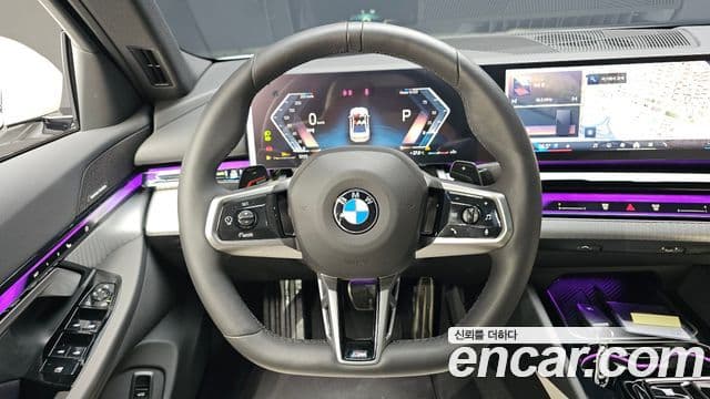 BMW 5 Series 2025 — Photo 32/37