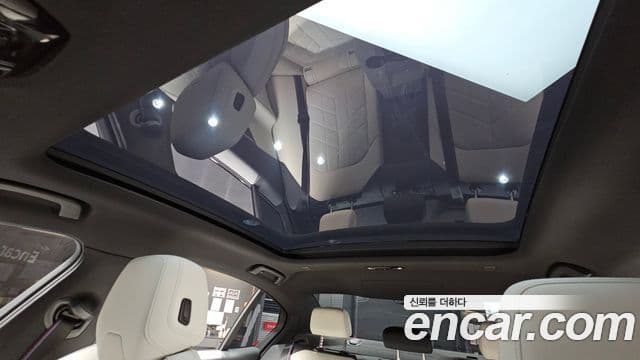 BMW 5 Series 2025 — Photo 29/37