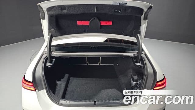 BMW 5 Series 2025 — Photo 21/37