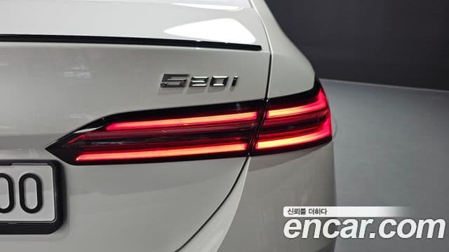 BMW 5 Series 2025 — Photo 35/37