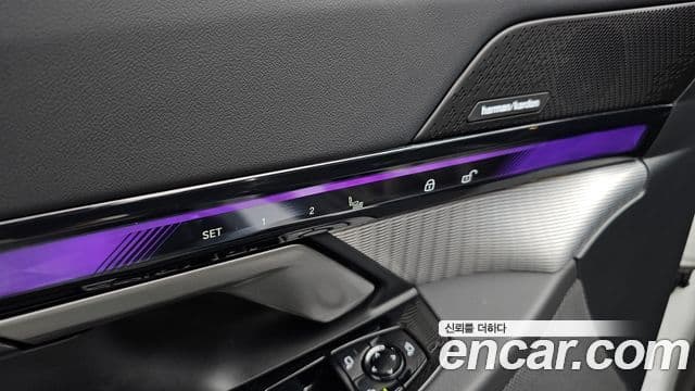 BMW 5 Series 2025 — Photo 23/37