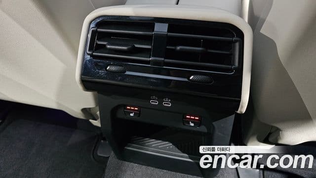 BMW 5 Series 2025 — Photo 10/37