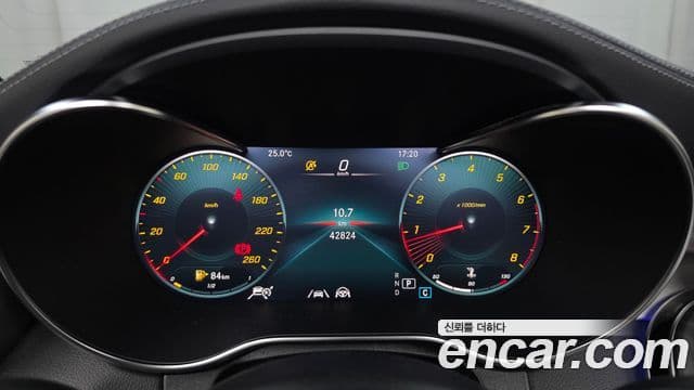 Mercedes-Benz C-Class 2023 — ფოტო 8/20