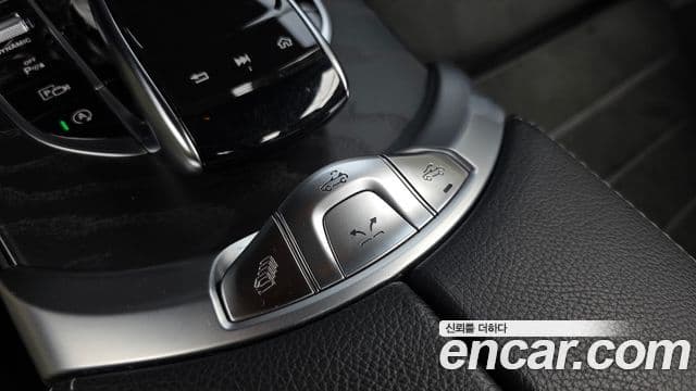 Mercedes-Benz C-Class 2023 — ფოტო 19/20