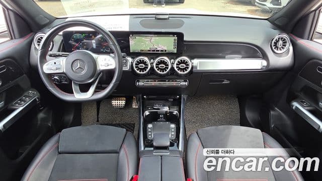 Mercedes-Benz GLB-Class 2021 — ფოტო 7/20