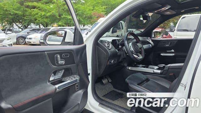 Mercedes-Benz GLB-Class 2021 — ფოტო 10/20