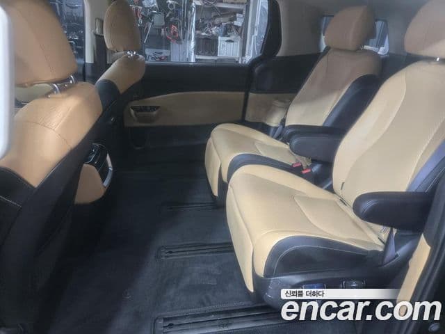 Kia Carnival 2023 — Şəkil 10/20