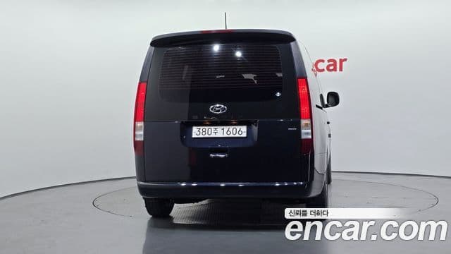 Hyundai Staria 2022 — ფოტო 4/20