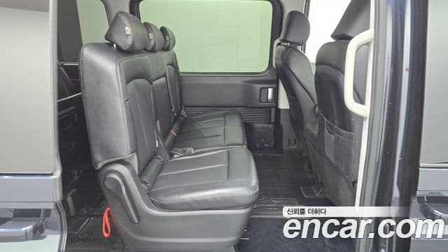 Hyundai Staria 2022 — ფოტო 18/20