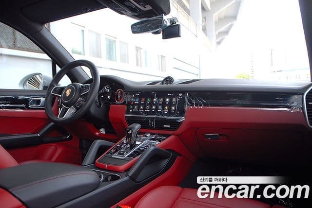 Porsche Cayenne 2023 — Photo 10/20