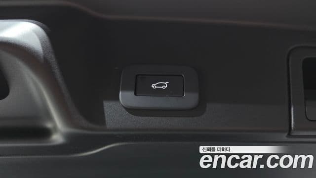 Land Rover Range Rover Evoque 2024 — ფოტო 18/20