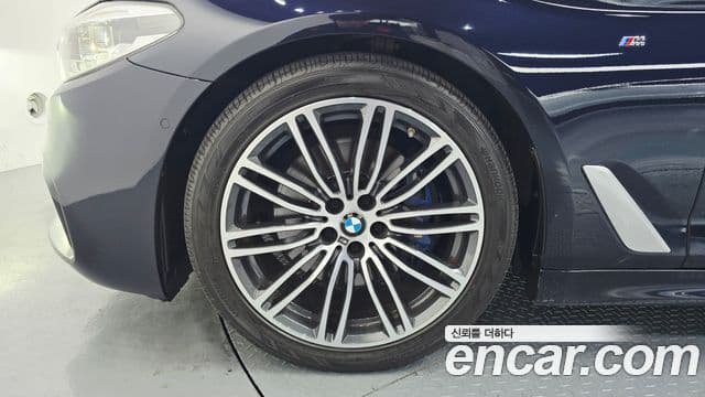 BMW 5 Series 2019 — фото 5 из 20