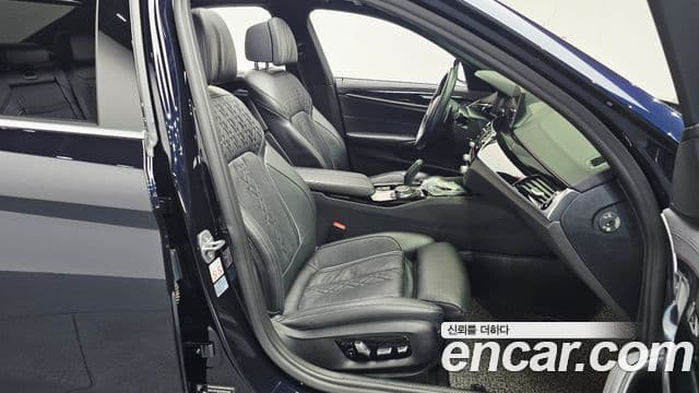 BMW 5 Series 2019 — Şəkil 12/20