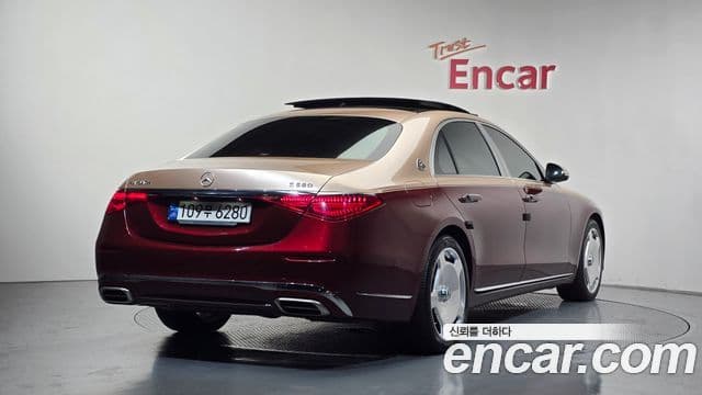 Mercedes-Benz S-Class 2022 — Photo 25/36